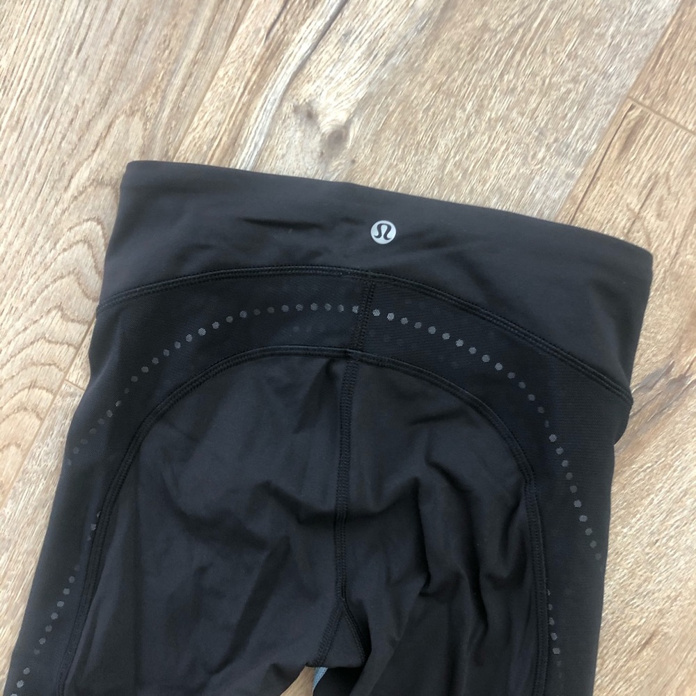 Lululemon Blue Patterned Crop Leggings - Picture 4 of 4